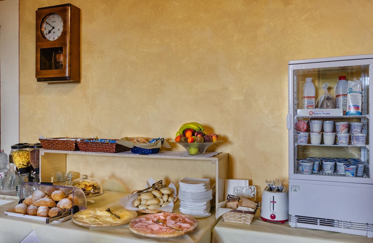 Hotel Casa Diocesana Di Лукка Екстер'єр фото